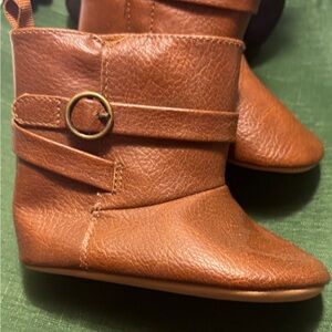 Old Navy Tan Kids Boots with Buckle